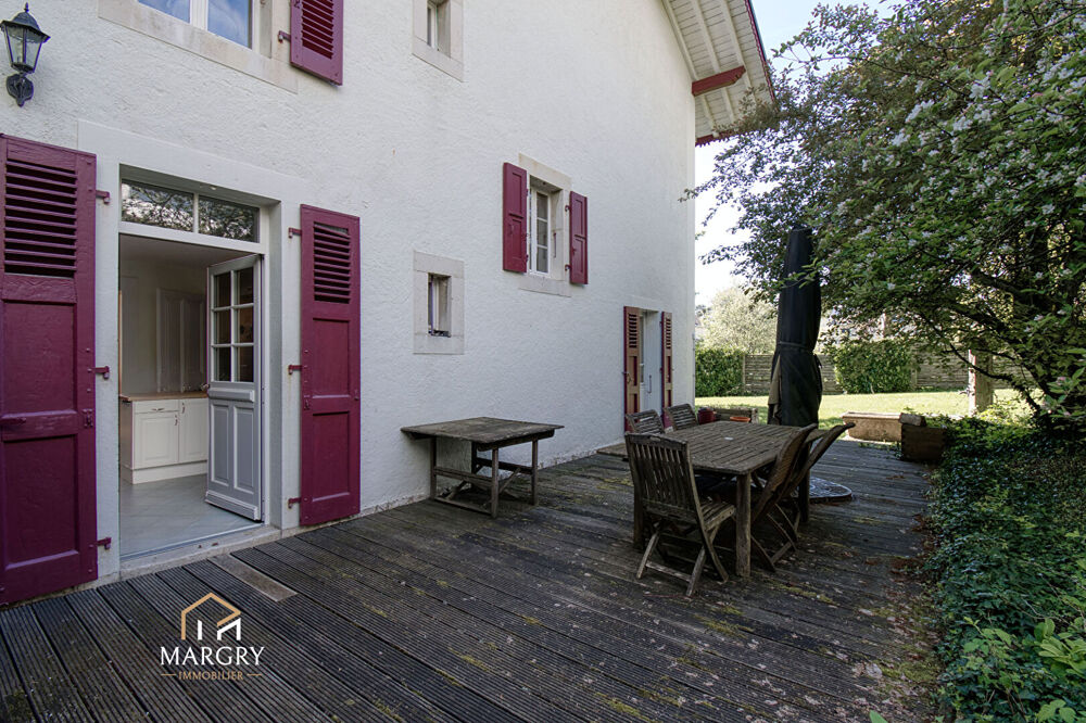 � vendre  Maison Divonne-les-Bains (01220)