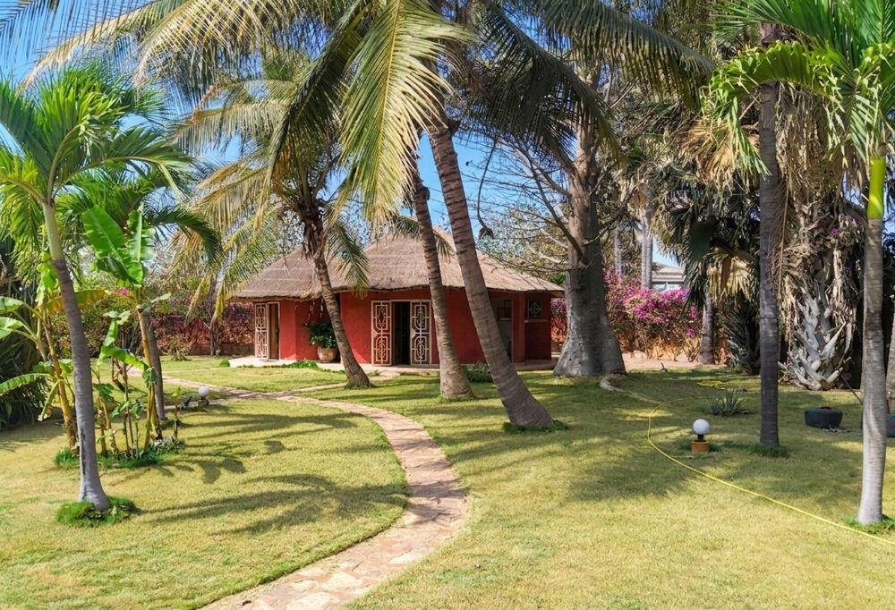 Vente Maison GRANDE VILLA SUR UN TERRAIN DE 1966m² AVEC BAIL SITUEE DANS UN MAGNIFIQUE PARC ARBORE EN RÉSIDENCE Saly (Senegal)