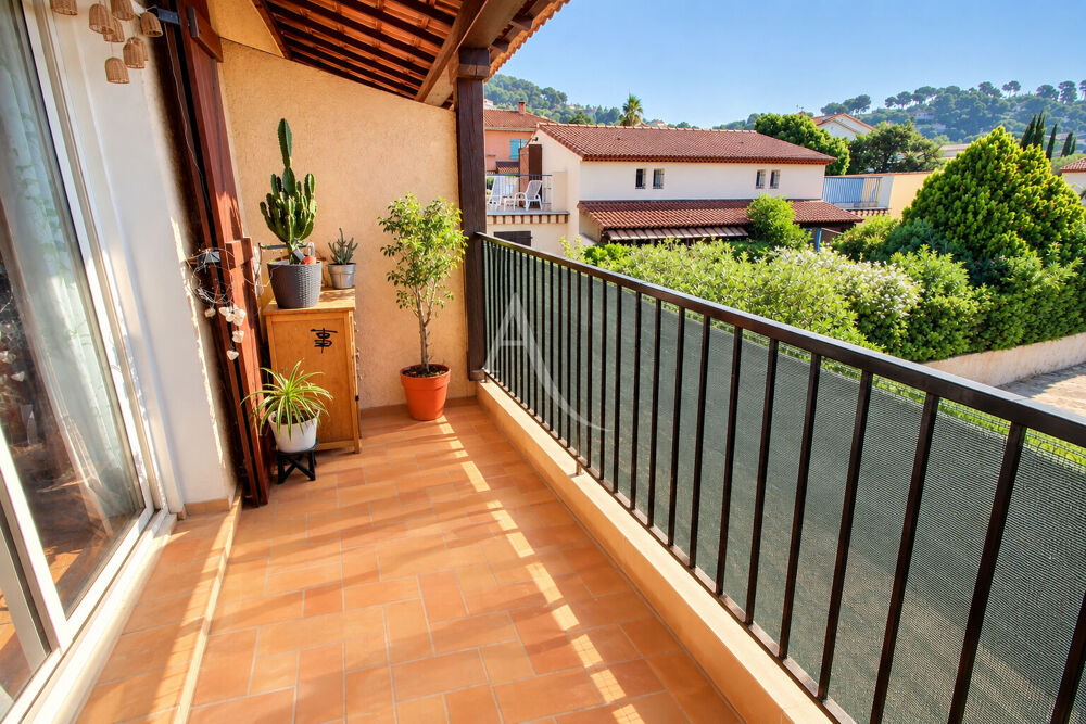 Vente Appartement Carqueiranne T3 Dernier étage avec Parking et Garage Carqueiranne