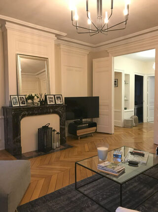  Appartement à louer 4 pièces 141 m²