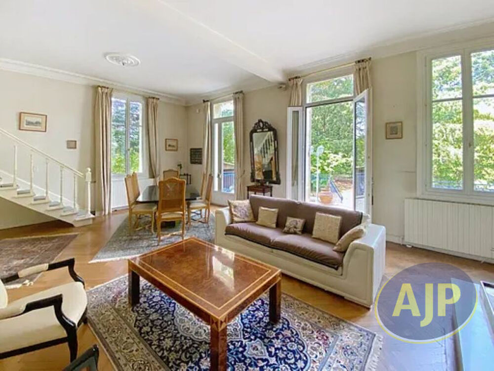 Maison de maître sur parcelle d'environ 1000m²