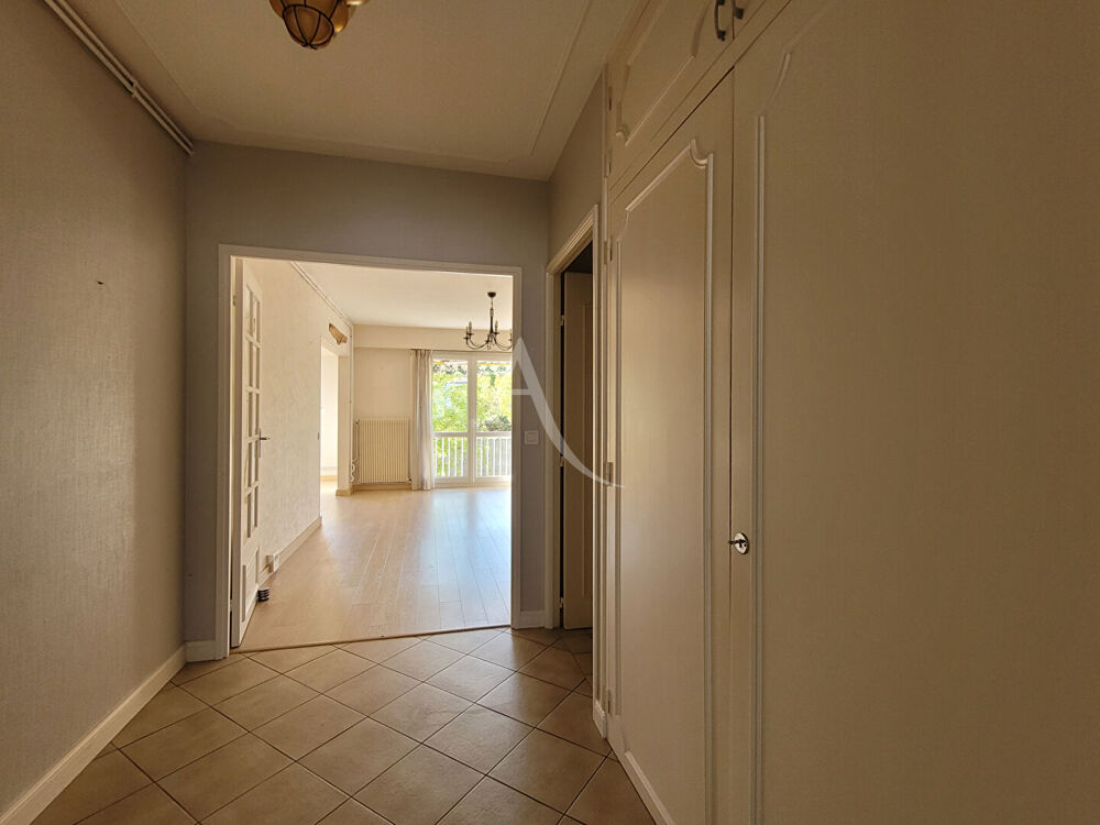 Vente Appartement LA ROCHELLE - Quartier La Genette | Appartement T4 avec balcon, ascenseur, stationnement et grenier La rochelle