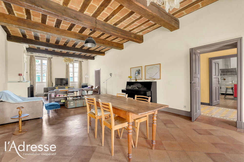 Exclusivité l'Adresse - Le BURGAUD - Maison de maître d'environ 290 m² avec parc arboré de 2 492 m², pigeonnier et dépendances
