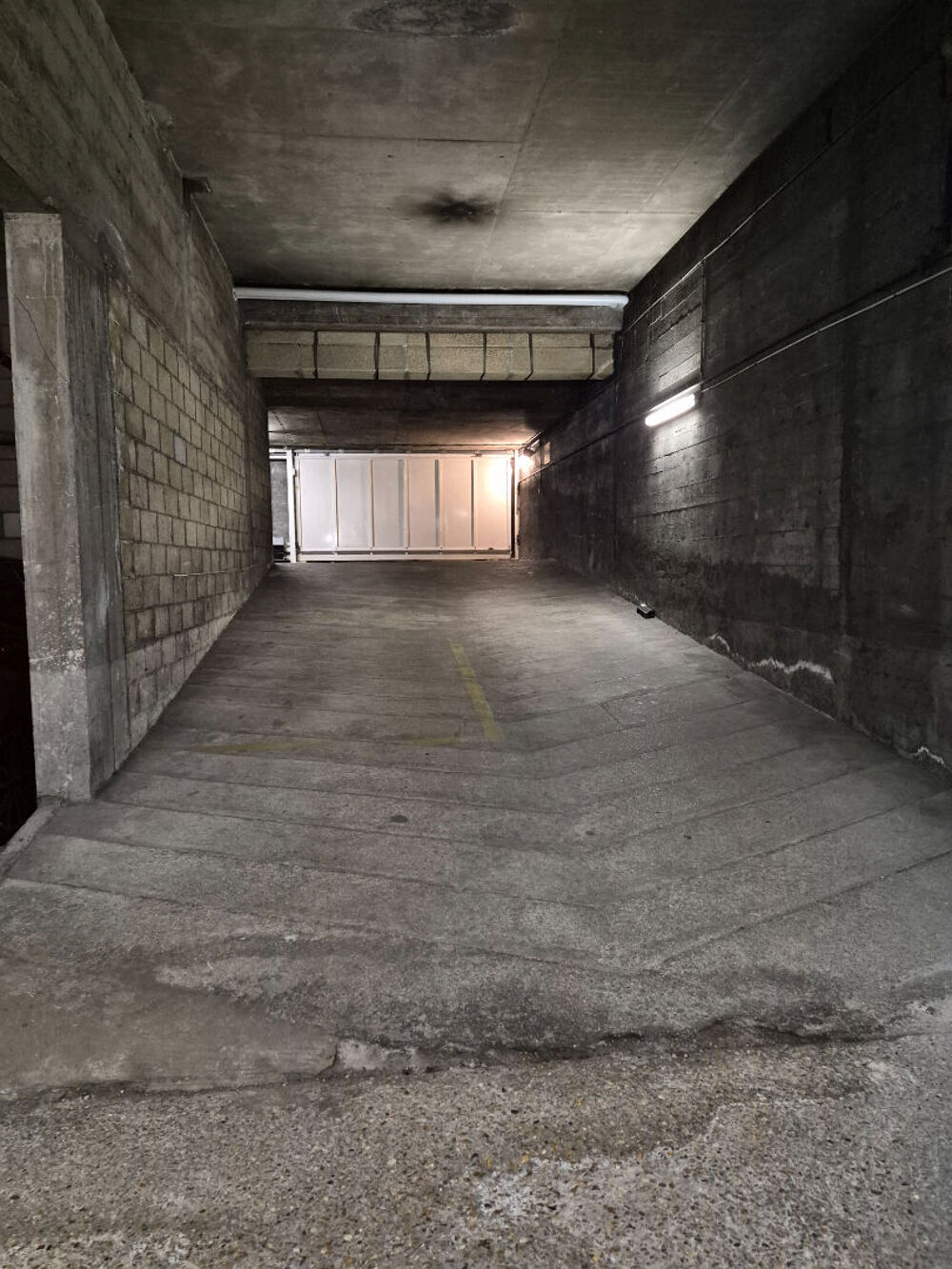 Vente Parking/Garage Place de parking - St Maurice - Proche place Montgolfier Saint maurice