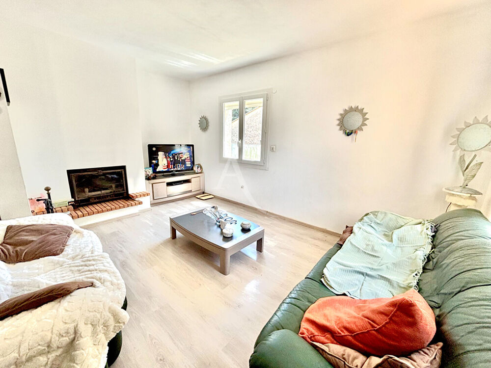 Villeveyrac, villa de 152m2 avec garage et piscine