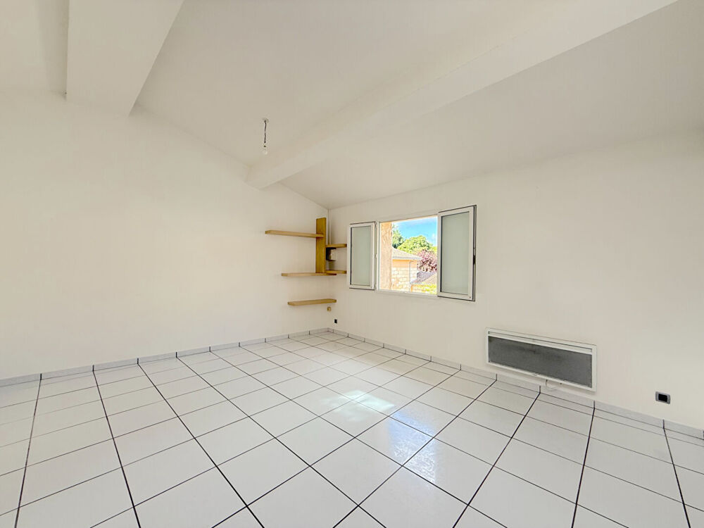 Location Appartement A LOUER APPARTEMENT DE TYPE 3 DE 75 M2 - SECTEUR SAINT ANDRE DE CUBZAC Saint andre de cubzac