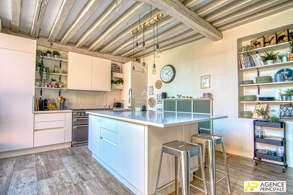 Vente Maison La Celle Saint-Cloud Les Gressets  Maison 9 pièces 219m² habitables (310m² au sol ) sur parcelle de 680 m² avec garage et piscin La celle saint cloud