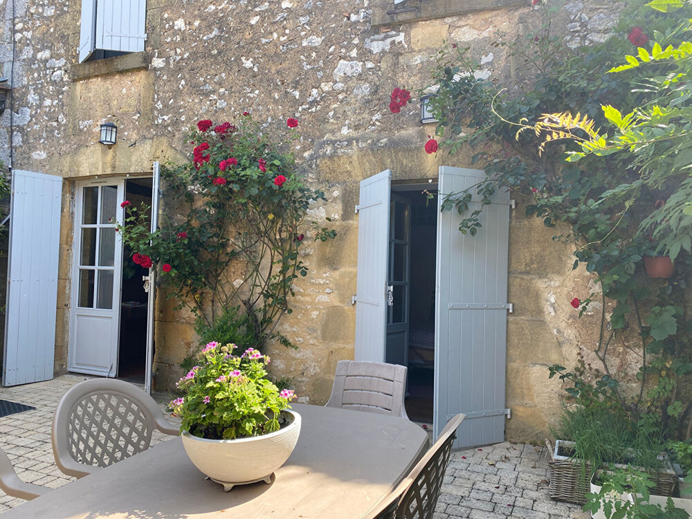 Maison Monpazier 7 pièce(s) 210 m2 avec Grange et Cour pavée fleurie