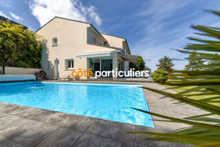  Villa � vendre 9 pi�ces 250 m�