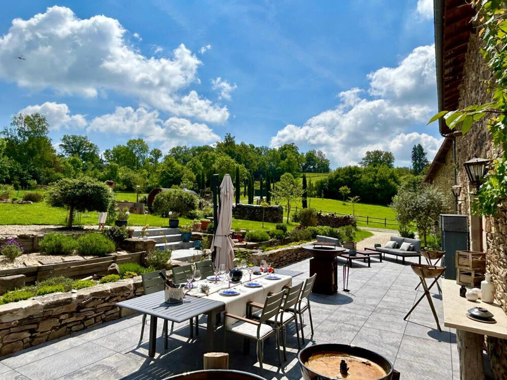 HAUTE VIENNE - Grange d'exception rénovée et parc privé à proximité de Bellac