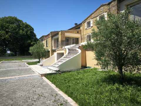   Propriété très spacieuse , 3 habitations , 6.3 ha de forêt. Maison - 11 pièce(s) - 424 m²