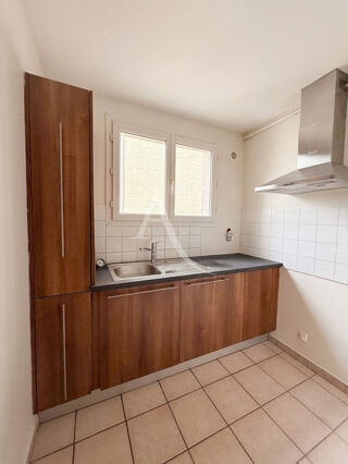  Appartement à louer 3 pièces 76 m²