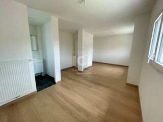  Maison à louer 8 pièces 141 m²