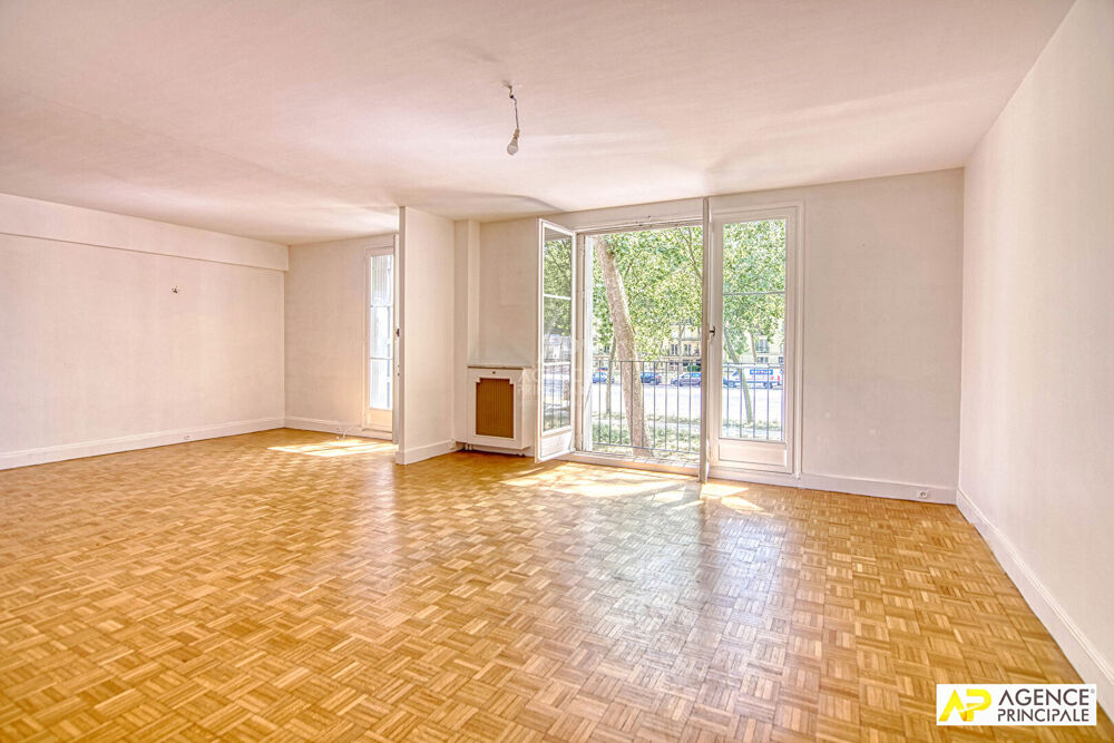 Vente Appartement Versailles Centre Avenue de Paris - Appartement 5 pièces de 124.47 m² situé au 1er étage avec ascenseur, box et cave Versailles