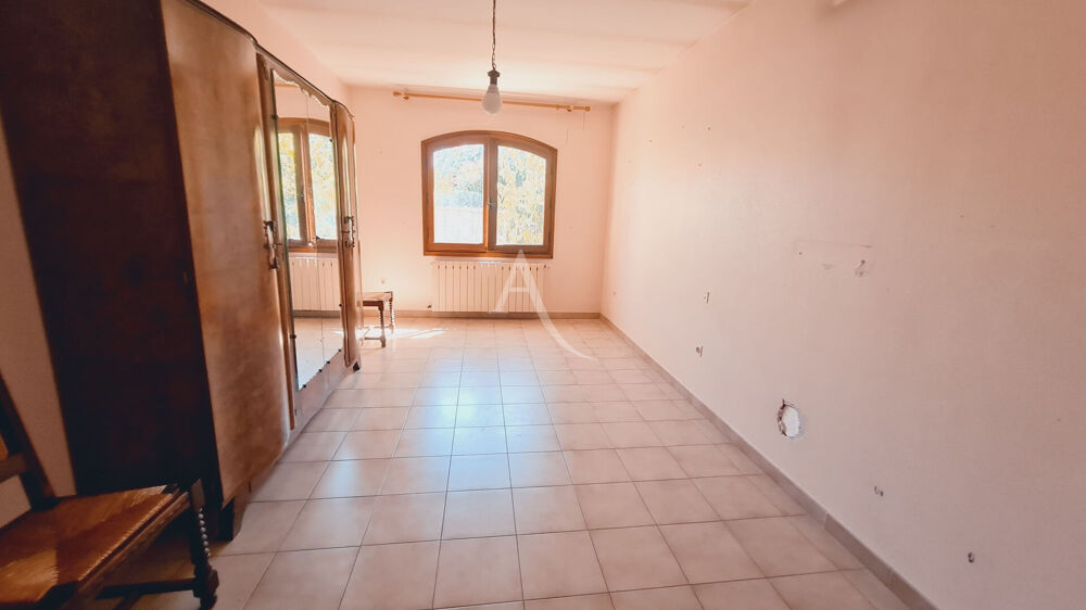 Villa familiale de 200 m² et parcelle de 650 m²avec terrain piscinable et garage à Balaruc-les-Bains