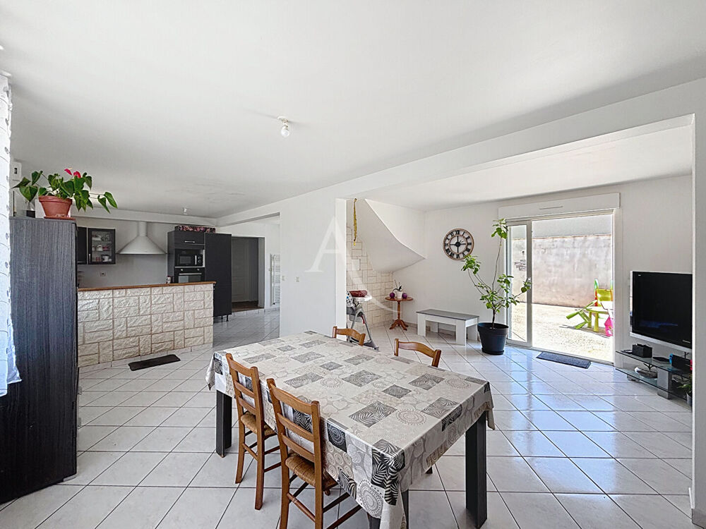 Maison 7 pièces 143 m² à La Roche Neuville