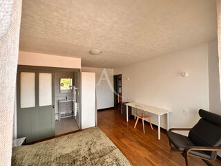  Appartement à louer 4 pièces 77 m²
