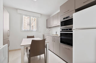  Appartement à louer 5 pièces 95 m²