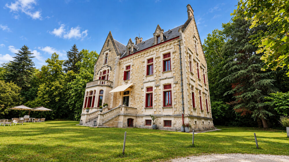 DORDOGNE ? Exceptionnelle demeure Belle Époque d'inspiration Tudor sur 6,5 hectares