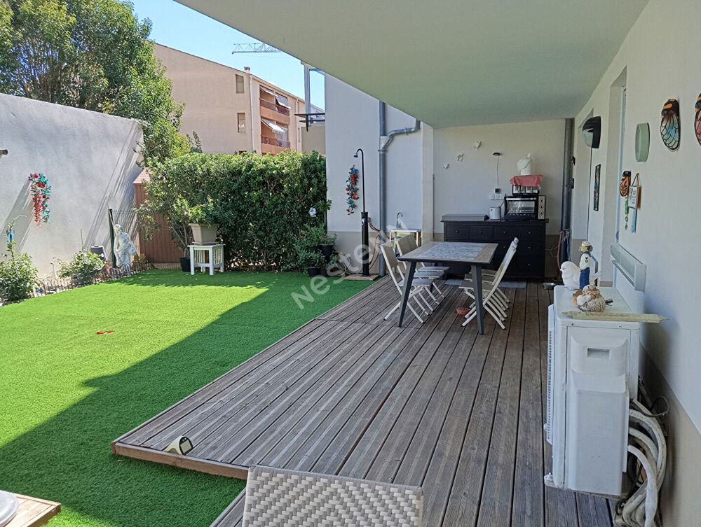 Six-fours Rez de Jardin, appartement T3 de 65 m² , jardin de 80 m², place de parking et cave.