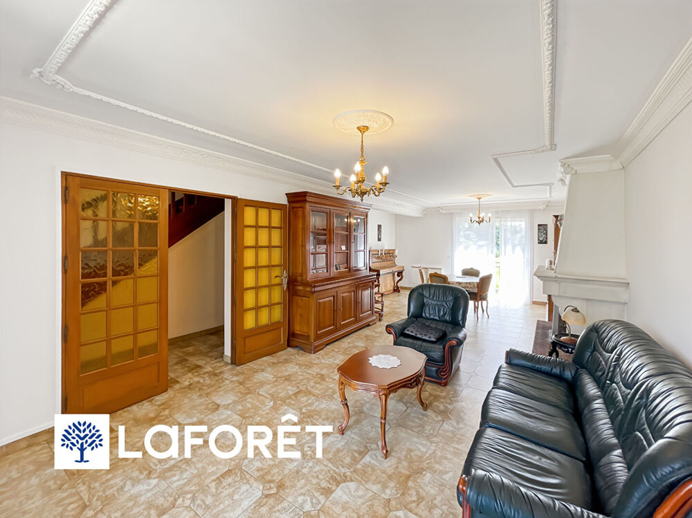 Maison traditionnelle sur sous-sol total de 6 pièces à vendre à Sainte Geneviève des Bois - Réf 13319