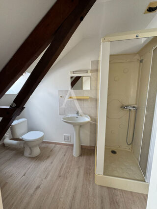  Appartement à louer 2 pièces 32 m²