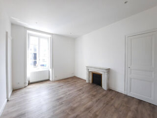  Appartement à louer 5 pièces 106 m²