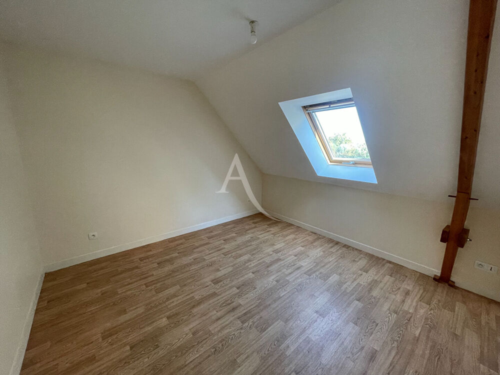 Location Appartement A LOUER CHAMPIGNE Appt T4 de 74 m2 avec garage et sans extérieur Champigne