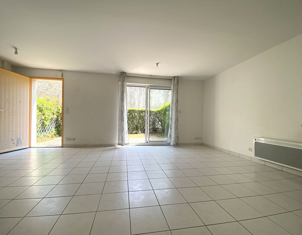 Vente Maison Maison à vendre à Vannes 3 pièces avec jardin privatif parking sécurisé, proche de la gare de Vannes Vannes