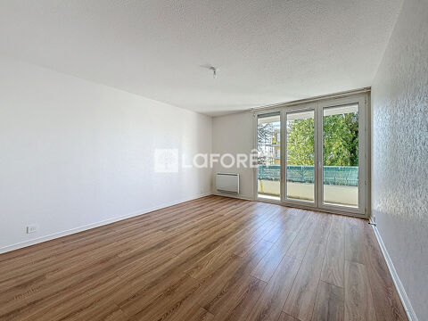   A LOUER Appartement 3 pièce(s) 61.50 m2 - LE BIEF DE L'ETANG PERONNAS Appartement - 3 pièce(s) - 62 m²