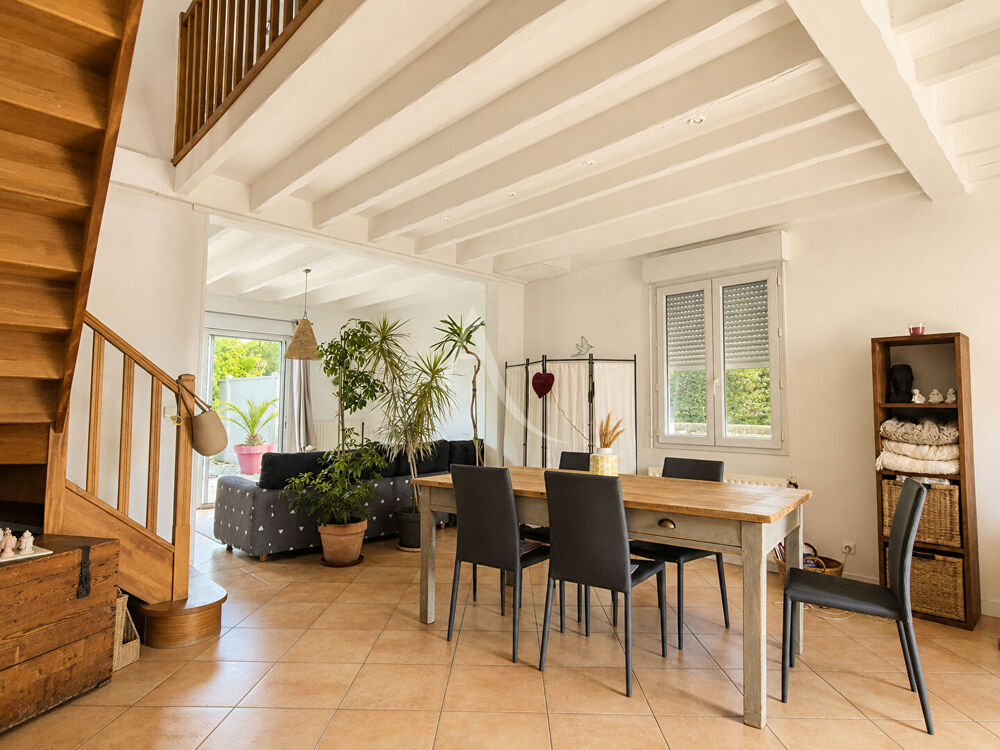 Vente Maison MERIGNAC ARLAC - Maison familiale, 5 chambres avec grand jardin et piscine. Merignac