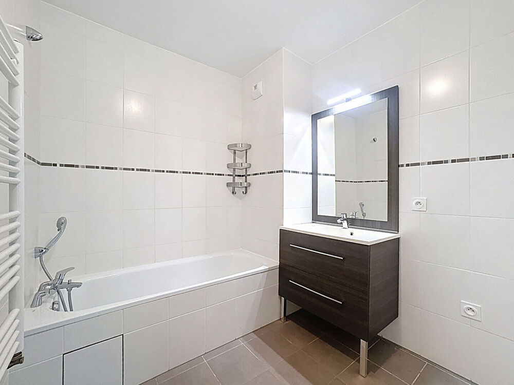 Vente Appartement BEAU 2 PIÈCES AVEC TERRASSE & JARDIN PRIVATIF DE 38 M² CENTRE VILLE CACHAN Cachan