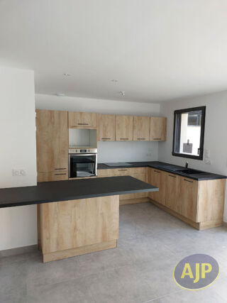  Maison à louer 4 pièces 83 m²