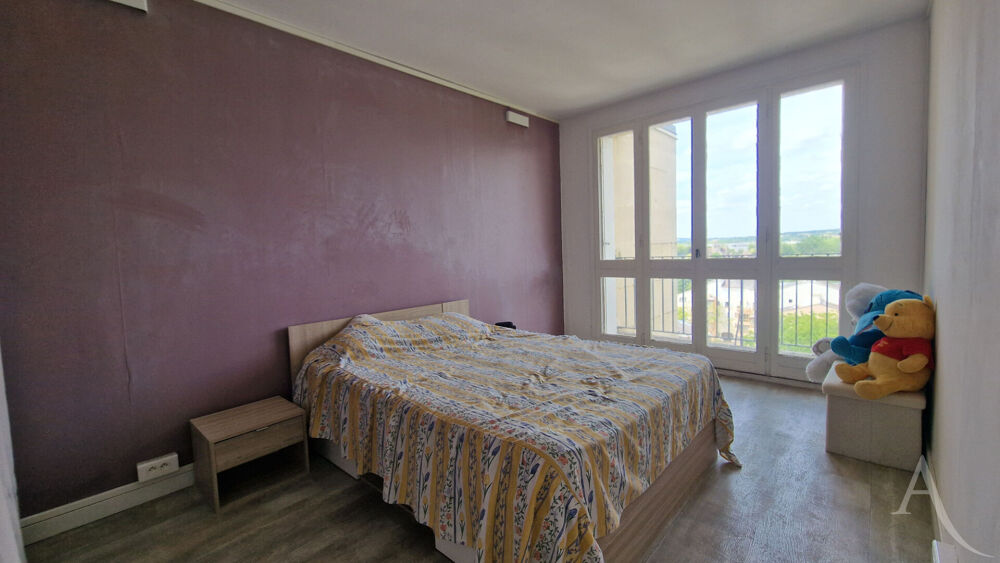Appartement Mantes La Jolie 4 pièces 2 chambres avec parking et cave