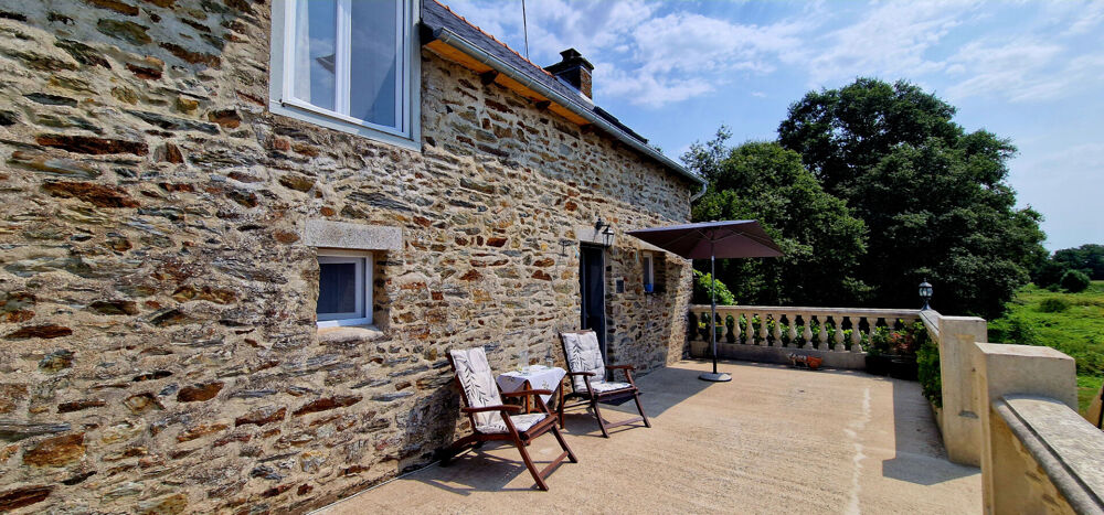 COTES D'ARMOR Maison en pierre 3 chambres, bien présentée avec magnifique terrasse surélevée, vue, atelier, terrain
