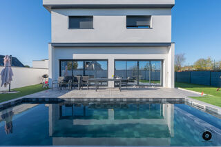  Maison � vendre 6 pi�ces 205 m�