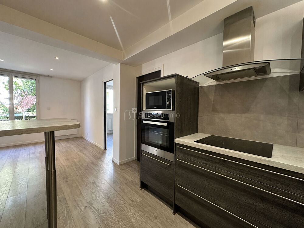 APPARTEMENT LUMINEUX ET TRAVERSANT AVEC GARAGE - ENVIRONNEMENT CALME - FAIBLES CHARGES - BESANÇON