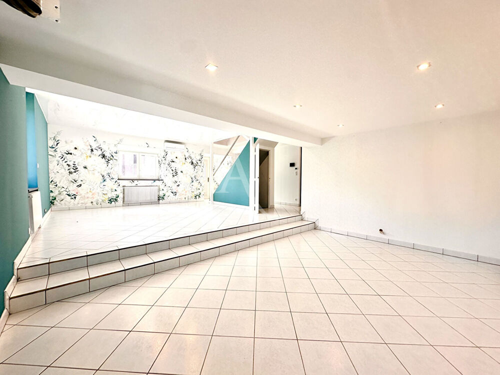Vente Maison Maison Mouacourt 5 pièce(s) 138.75 m2 Mouacourt