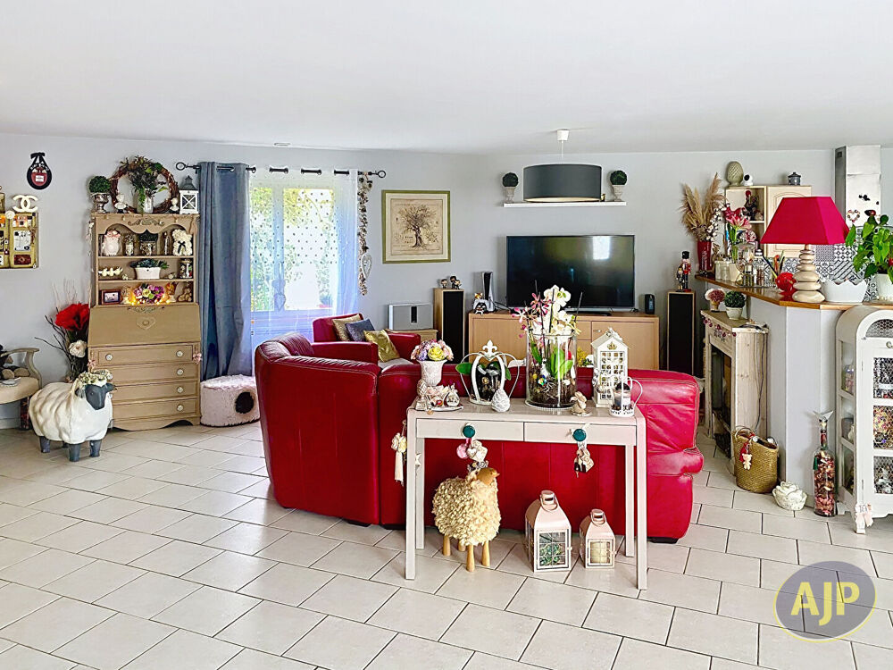 Maison fonctionnelle avec sous-sol aménagé et vue imprenable