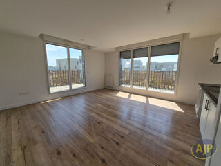  Appartement à louer 4 pièces 76 m²