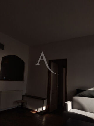  Appartement à louer 4 pièces 122 m²