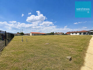 Vente Terrain Ste Agathe La Bouteresse - 2 parcelles d'environ 760 m² chacune - 39 000 euros l'une Sainte agathe la bouteresse