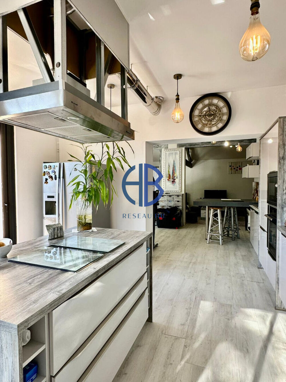 GRAU D'AGDE-MAISON 4 FACES AVEC PISCINE ET DEPENDANCES