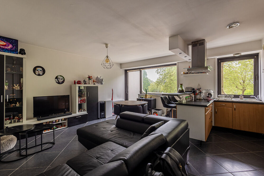 Croise laroche appartement T2 loué ,cave et parking, bel emplacement