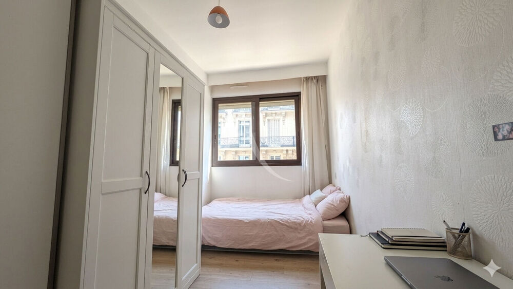 Vente Appartement Appartement Paris 2 pièces  à deux pas de la prestigieuse Avenue des Champs-Élysées Paris 8