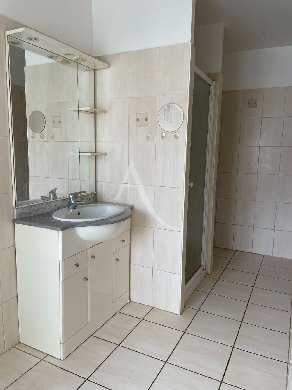 Location Appartement Appartement FONTENAY LE COMTE - 2 pièce(s) - 47 m2 Fontenay le comte