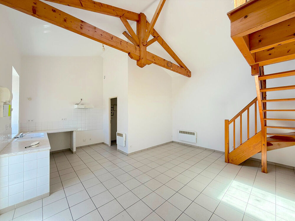 Location Maison A LOUER MAISON DE TYPE 3 AVEC EXTERIEUR - SAINT GENES DE BLAYE Saint genes de blaye