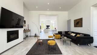  Villa � vendre 15 + pi�ces 680 m�