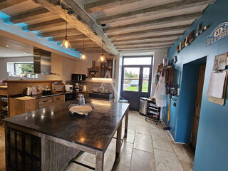  Maison  vendre 6 pices 242 m