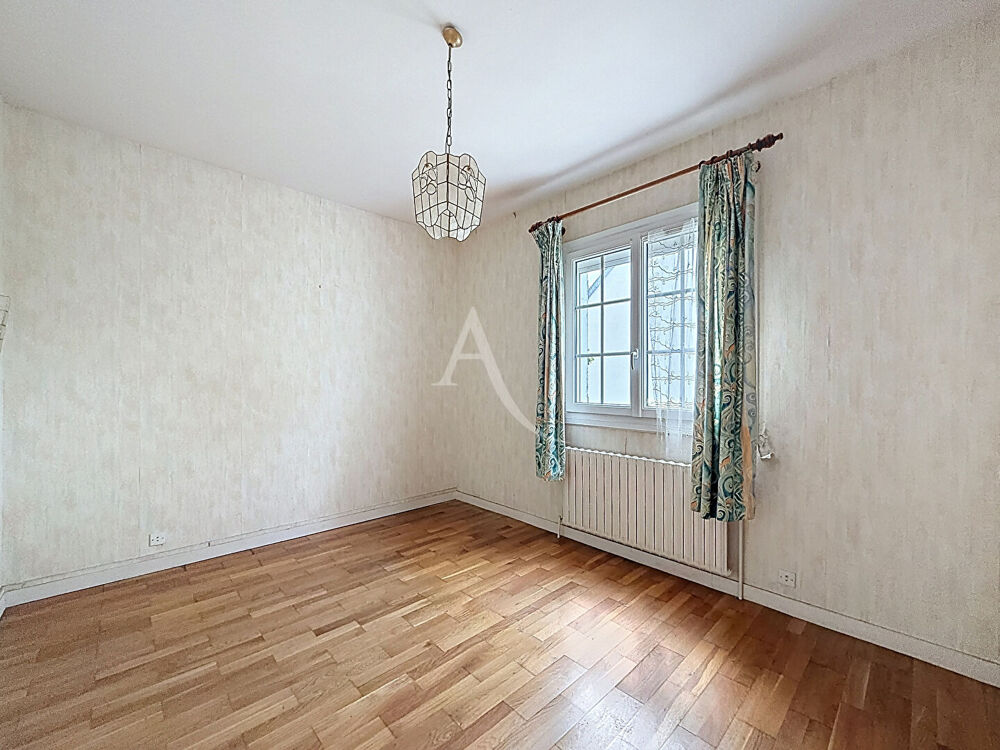 Maison familiale BRIOLLAY - 4 chambres - terrain constructible